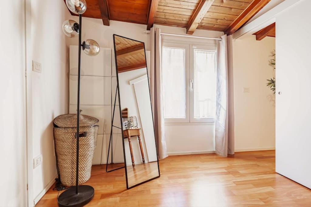 Appartement Elegante Loft Su 2 Piani A 5 Minuti Da San Siro à Milan Extérieur photo